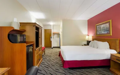 Photo 5 - Best Western Braddock Inn