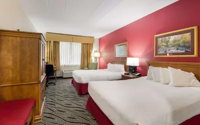 Photo 2 - Best Western Braddock Inn