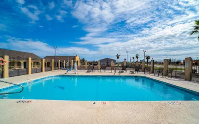 Photo 2 - Aransas Bay Inn & Suites Corpus Christi by OYO