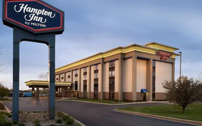 Photo 2 - Hampton Inn Appleton-Fox River Mall Area