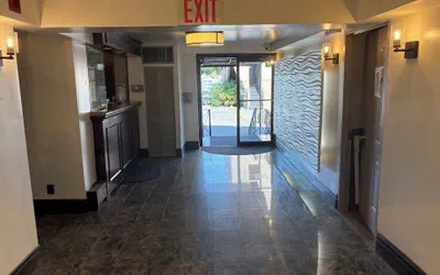 Photo 3 - Airway Inn at LaGuardia