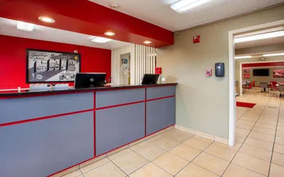 Photo 3 - Super 8 by Wyndham Sandusky