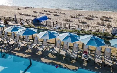 Photo 2 - Blue Water Resort