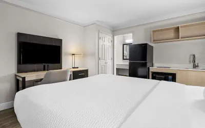 Photo 2 - Suburban Studios Slidell I-10