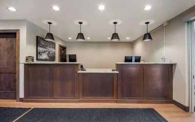 Photo 3 - SureStay Plus Hotel by Best Western Rexburg