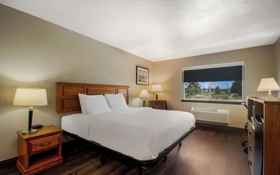 Photo 2 - SureStay Plus Hotel by Best Western Rexburg