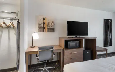 Photo 5 - Clarion Hotel Concord/Walnut Creek