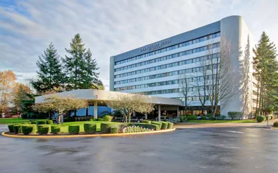 Photo 2 - DoubleTree Suites by Hilton Seattle Airport - Southcenter