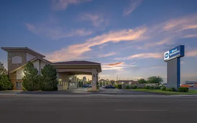 Photo 2 - Best Western El Rancho Palacio