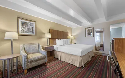 Photo 5 - Best Western El Rancho Palacio