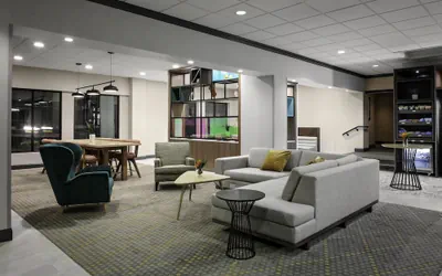 Photo 3 - Holiday Inn Hotel & Suites Boston - Peabody by IHG