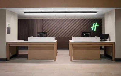 Photo 2 - Holiday Inn Hotel & Suites Boston - Peabody by IHG