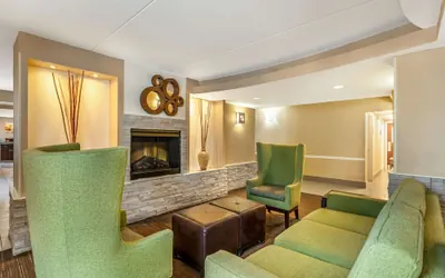 Photo 5 - Comfort Inn & Suites East Hartford - Hartford