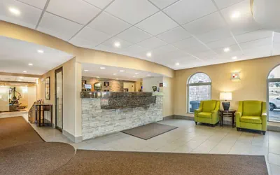 Photo 4 - Comfort Inn & Suites East Hartford - Hartford