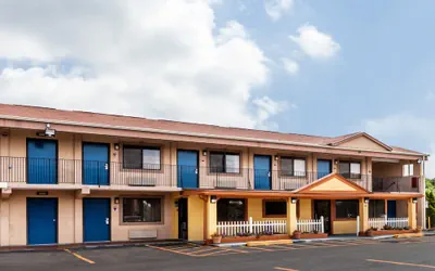 Red Carpet Inn