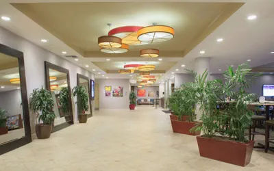 Photo 3 - Crowne Plaza Ventura Beach by IHG