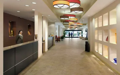 Photo 2 - Crowne Plaza Ventura Beach by IHG