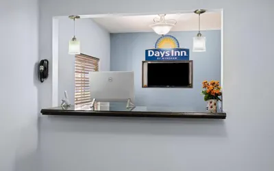 Photo 3 - Days Inn by Wyndham Jamestown