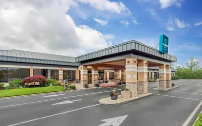 Photo 2 - Clarion Hotel & Conference Center Toms River