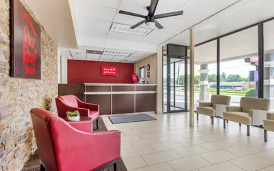 Photo 4 - Red Roof Inn Atlanta - Kennesaw State University