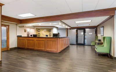 Photo 3 - Comfort Inn South Oceanfront