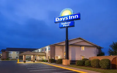Days Inn by Wyndham Topeka