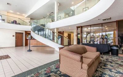 Photo 5 - Comfort Inn Cleveland Airport