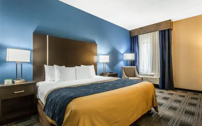 Photo 2 - Comfort Inn Cleveland Airport