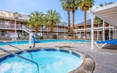 Photo 2 - Clarion Inn Near China Lake Naval Station