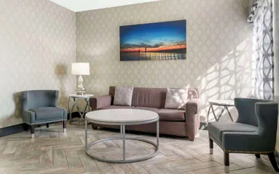 Photo 3 - Best Western Beacon Inn