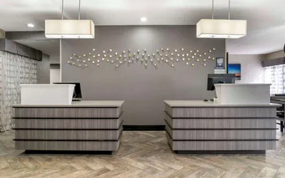 Photo 4 - Best Western Beacon Inn