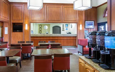 Photo 4 - Comfort Inn and Suites San Francisco Airport North