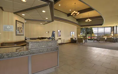 Photo 2 - Red Lion Hotel Coos Bay