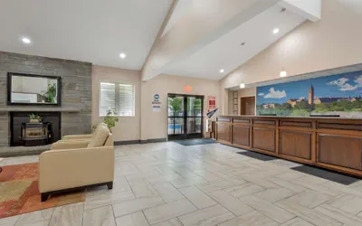 Photo 5 - Best Western University Inn