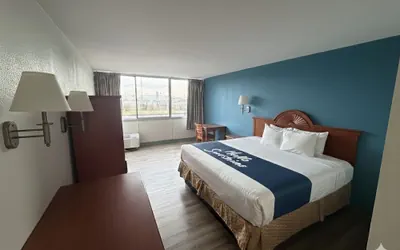 Photo 5 - Days Inn by Wyndham Sidney OH