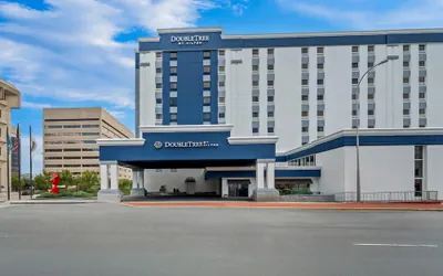 Photo 2 - DoubleTree by Hilton Downtown Wilmington - Legal District