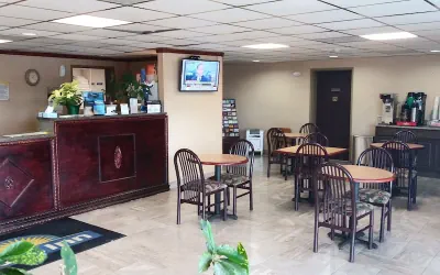 Photo 3 - Days Inn by Wyndham Morehead