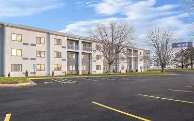 Spark by Hiton Bettendorf Quad Cities