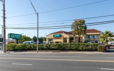 Photo 2 - Quality Inn Long Beach - Signal Hill