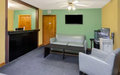 Photo 2 - Super 8 by Wyndham Stevensville/St. Joseph