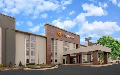 Photo 2 - La Quinta Inn & Suites by Wyndham Jonesboro