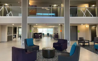 Photo 3 - La Quinta Inn & Suites by Wyndham Jonesboro