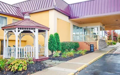 Photo 2 - Quality Inn & Suites Syracuse Fairgrounds