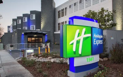 Photo 2 - Holiday Inn Express Mountain View - S Palo Alto by IHG