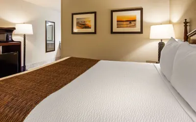 Photo 4 - Best Western Lakewood