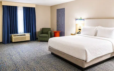 Photo 3 - Garner Hotel Glen Burnie BWI Airport Area by IHG