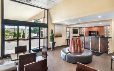 Photo 3 - Best Western Green Tree Inn