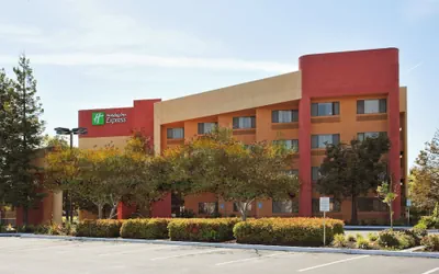 Photo 2 - Holiday Inn Express Union City (San Jose) by IHG