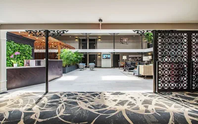 Photo 3 - The Burgundy Hotel, Tapestry Collection by Hilton