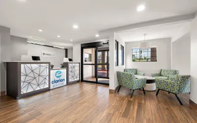 Photo 4 - Clarion Pointe Athens I-65